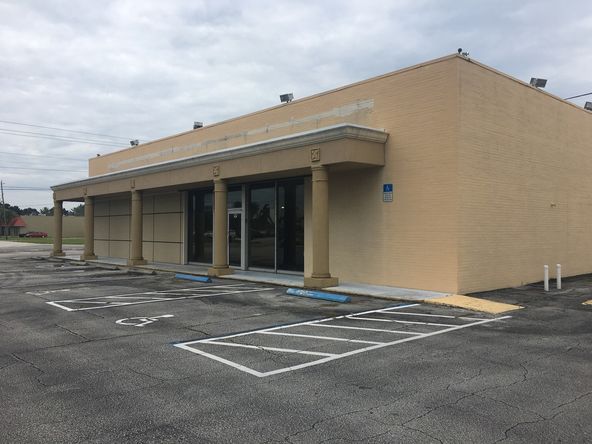 Retail - Flex at Florida Business Center : 1480 S Babcock St, Melbourne, FL 32901